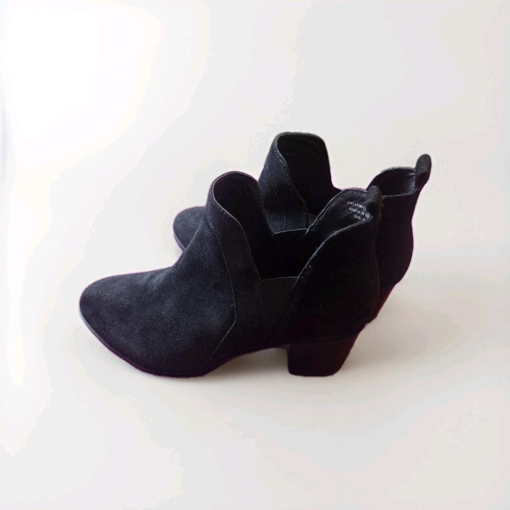 MIA Kastro Black Suede V-Cut Ankle Boots Block Heel Womens 9M